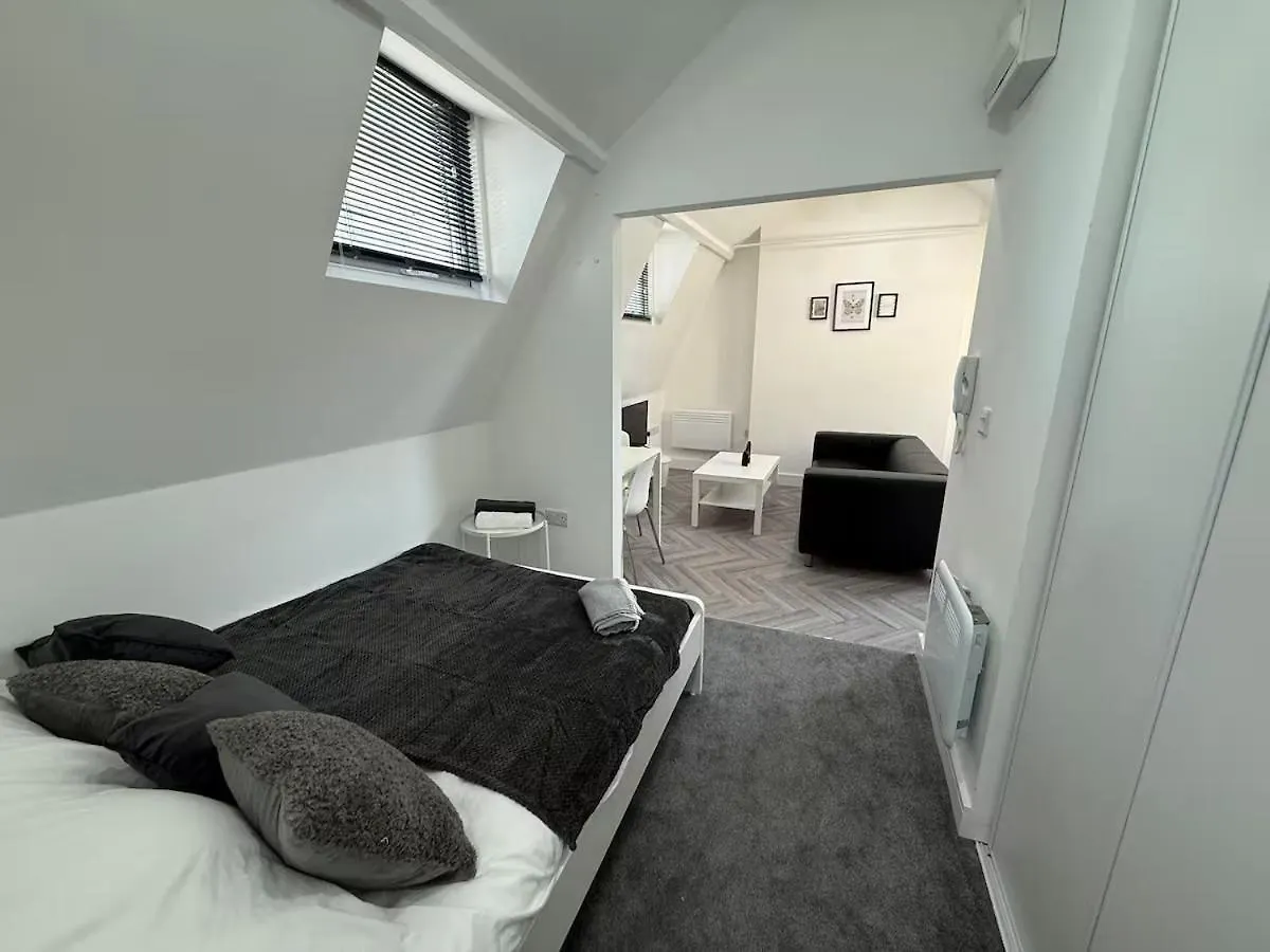 9 Mill Lane, Cardiff - Prime City Centre 0*,  Великобритания