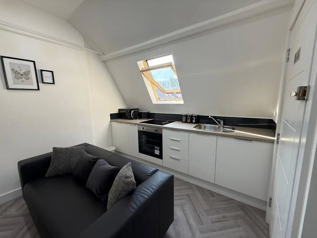 9 Mill Lane, Cardiff - Prime City Centre 0*,