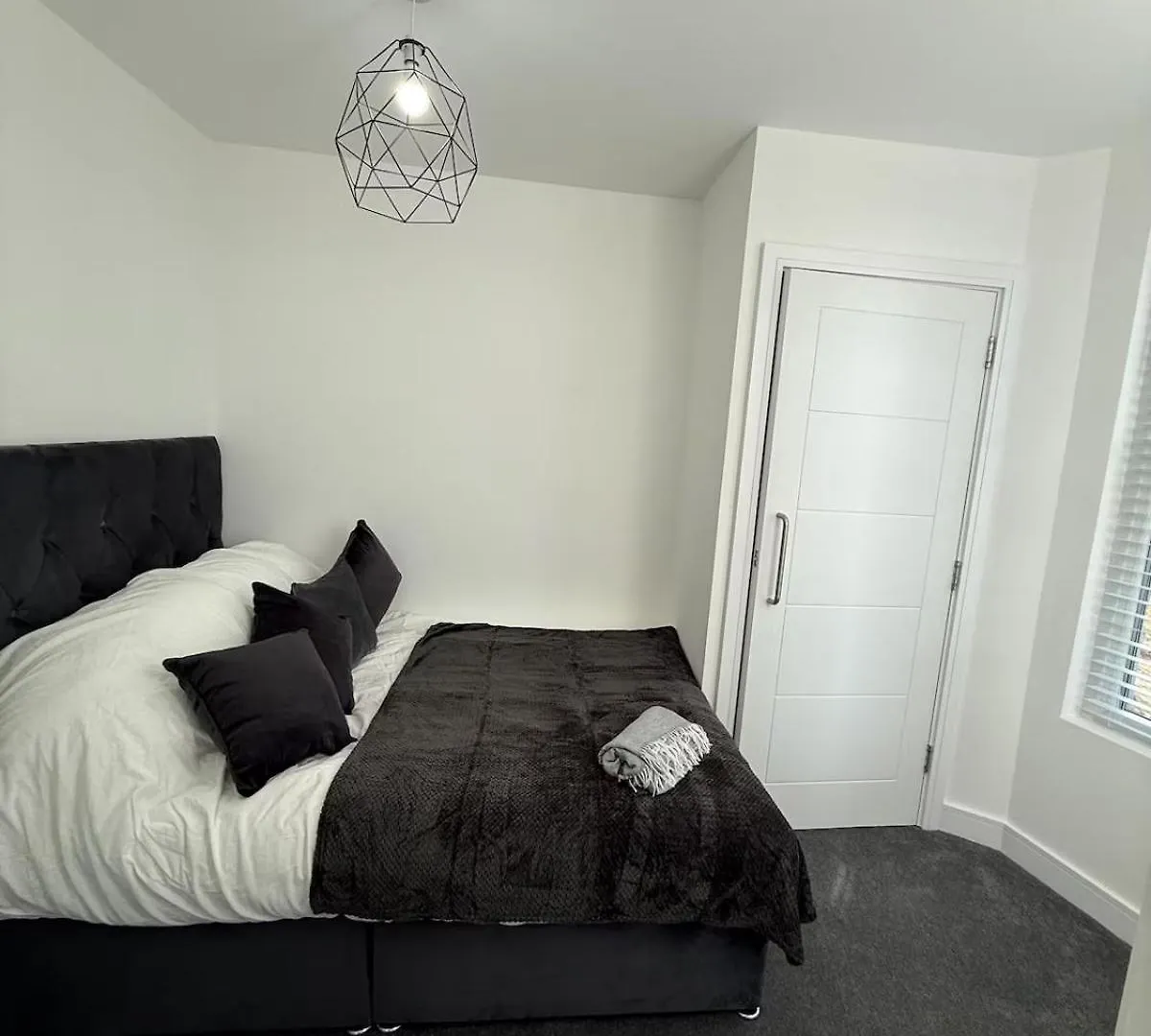 9 Mill Lane, Cardiff - Prime City Centre